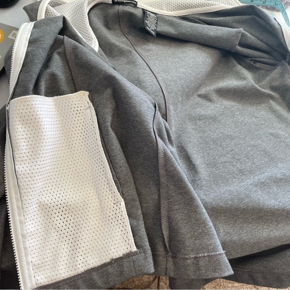 Champion Elite Gray Long Sleeve Lightweight Zip Front Jacket Size Medium - Picture 4 of 4